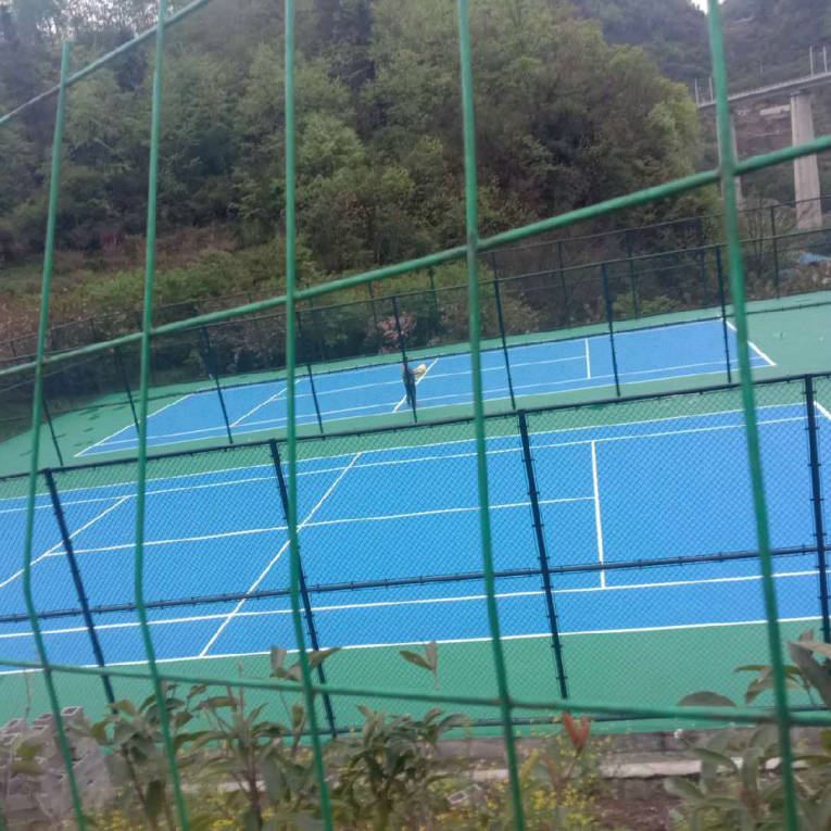 硅pu球場和丙烯酸球場優(yōu)缺點(diǎn)對比